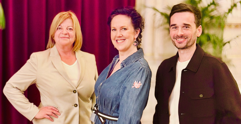 Von links nach rechts: Elisabeth Mössmer-Cattalini (Hernals Bezirksvorsteher-Stellvertreterin), Eva Bertalan (Leitung Nachbarschaftszentrum 17), Simon Blatzer (Geschäftsführer Wiener Hilfswerk). © Wiener Hilfswerk